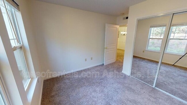 Building Photo - 151 Morningside Ln