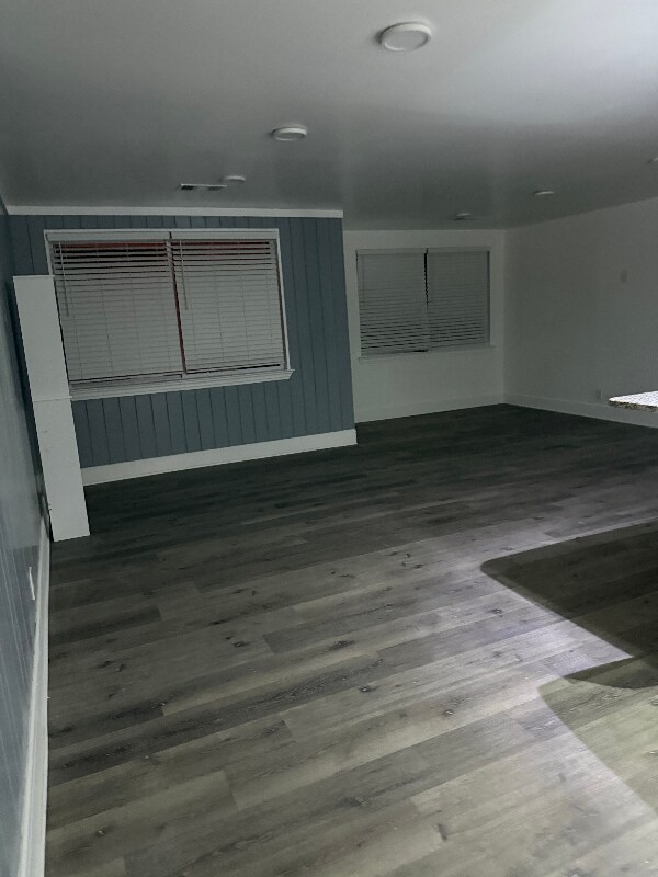 Building Photo - 961 Eastside Dr SE