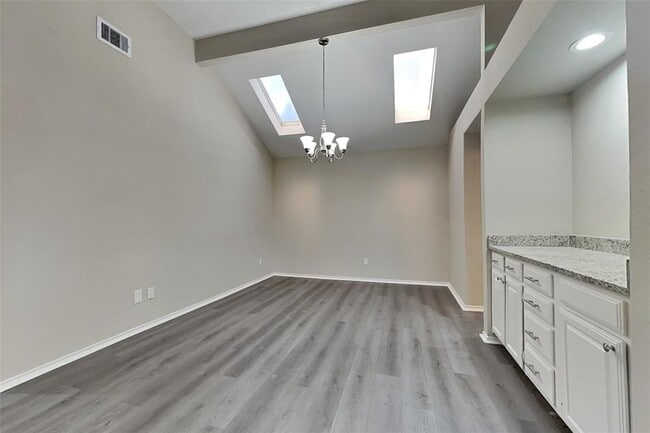 Building Photo - 12907 Stancliff Oaks St