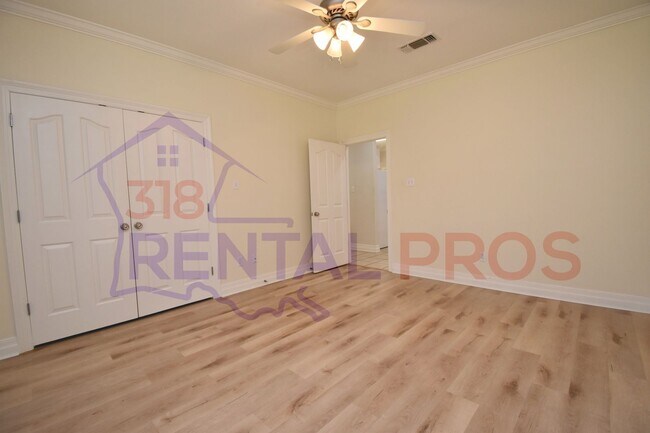 Building Photo - Updated 3 Bedroom, 2 Bath Home