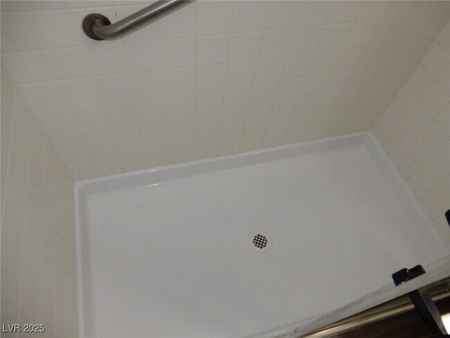 Building Photo - 75 N Valle Verde Dr
