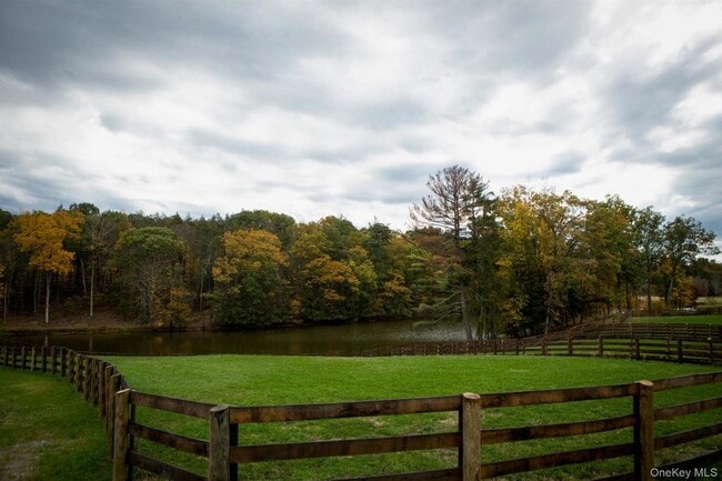 Building Photo - 243 Morton Rd