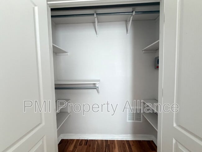 Building Photo - 12875 Emersondale Ave