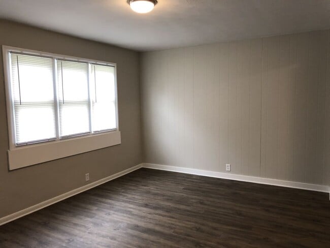 Building Photo - Spacious 4-Bedroom Home in Kentwood – Minutes from Grand Rapids