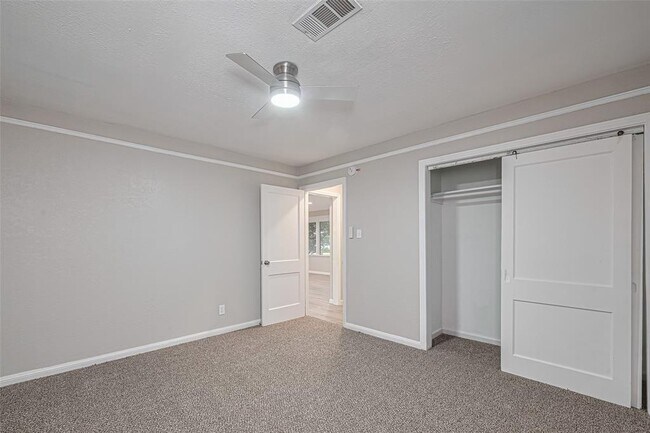 Building Photo - 7702 Darnay Dr