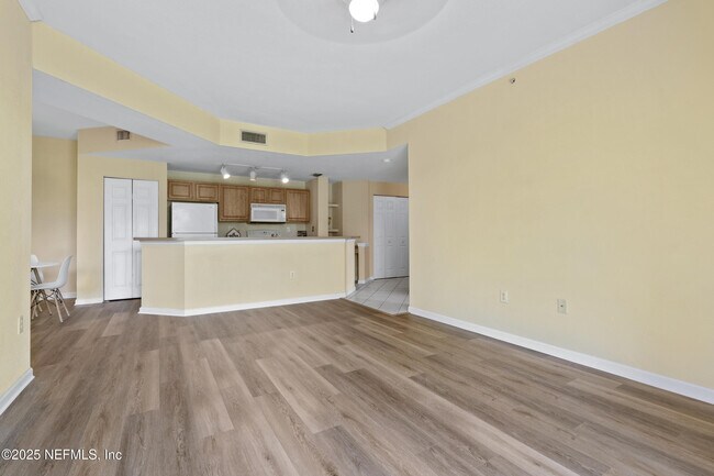 Building Photo - 410 S Villa San Marco Dr