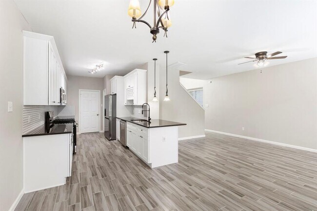 Building Photo - 79 Blue Creek Pl