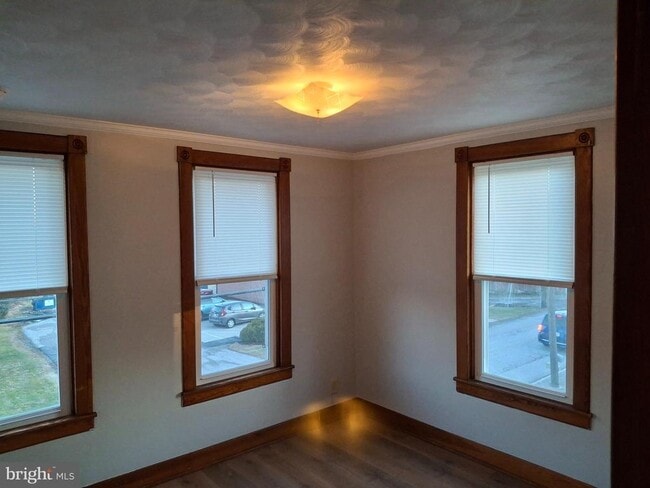 Building Photo - 367 High St