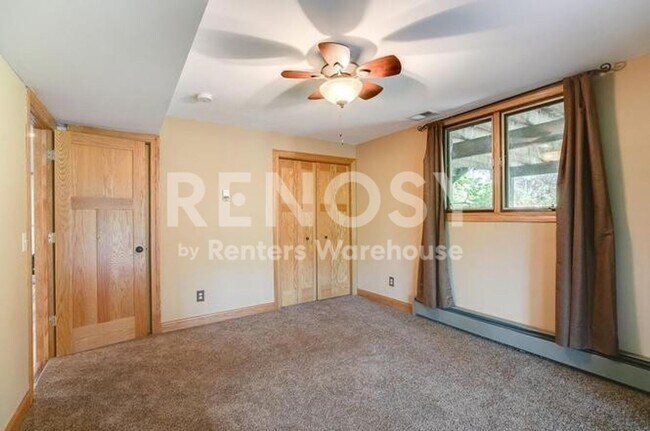 Building Photo - 3BD/2.5BA Home in Elk River Available Now!
