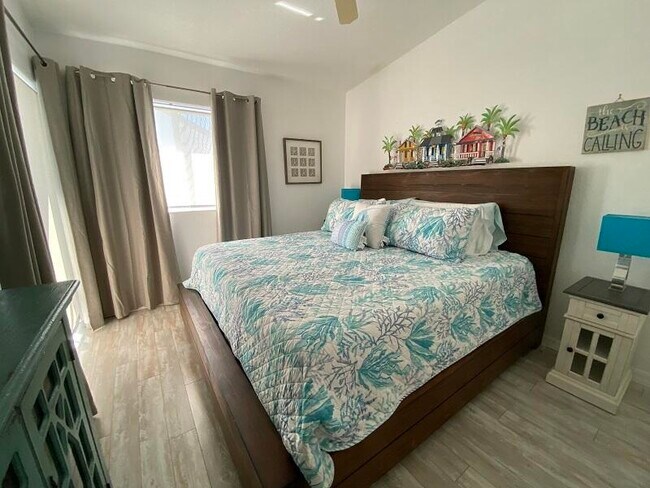 Building Photo - 343 Ocean Park Ln