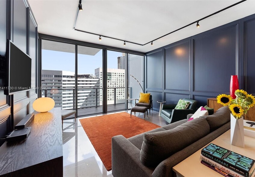 Building Photo - 88 SW 7th St