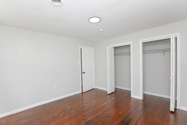Building Photo - 422-424 W 30th Street