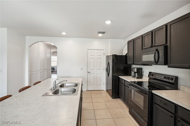 Primary Photo - 3421 Cancun Ct
