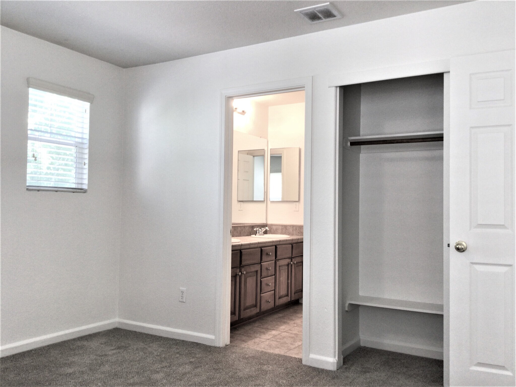 Building Photo - 6704 Altesino Dr