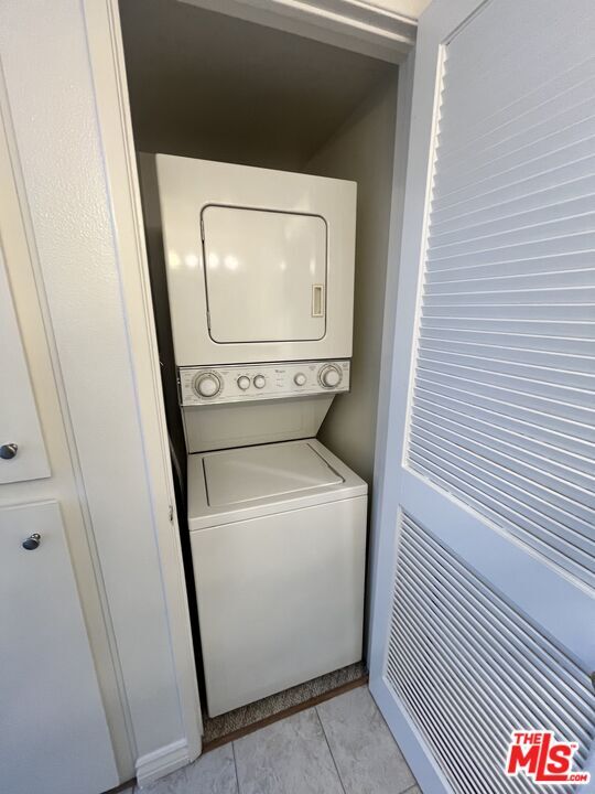 Building Photo - 443 S Gramercy Pl