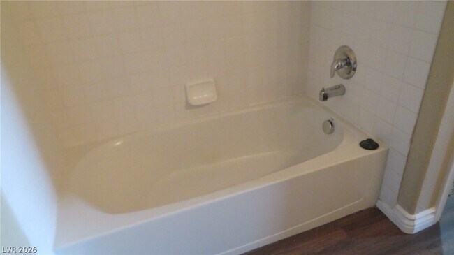 Building Photo - 2305 W Horizon Ridge Pkwy