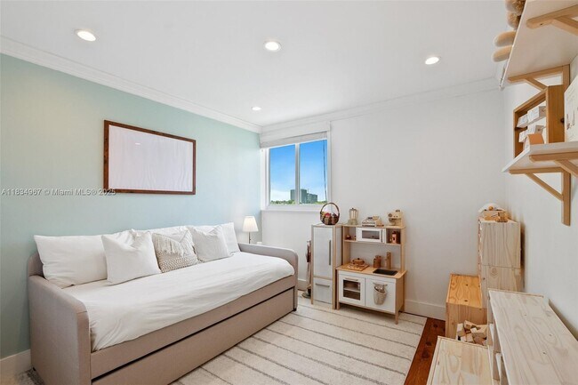 Building Photo - $2,300 3642 NE 171st st #506