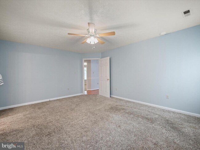 Building Photo - 112 Jefferson Ct