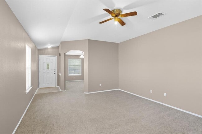 Building Photo - 209 Lake Washington Dr