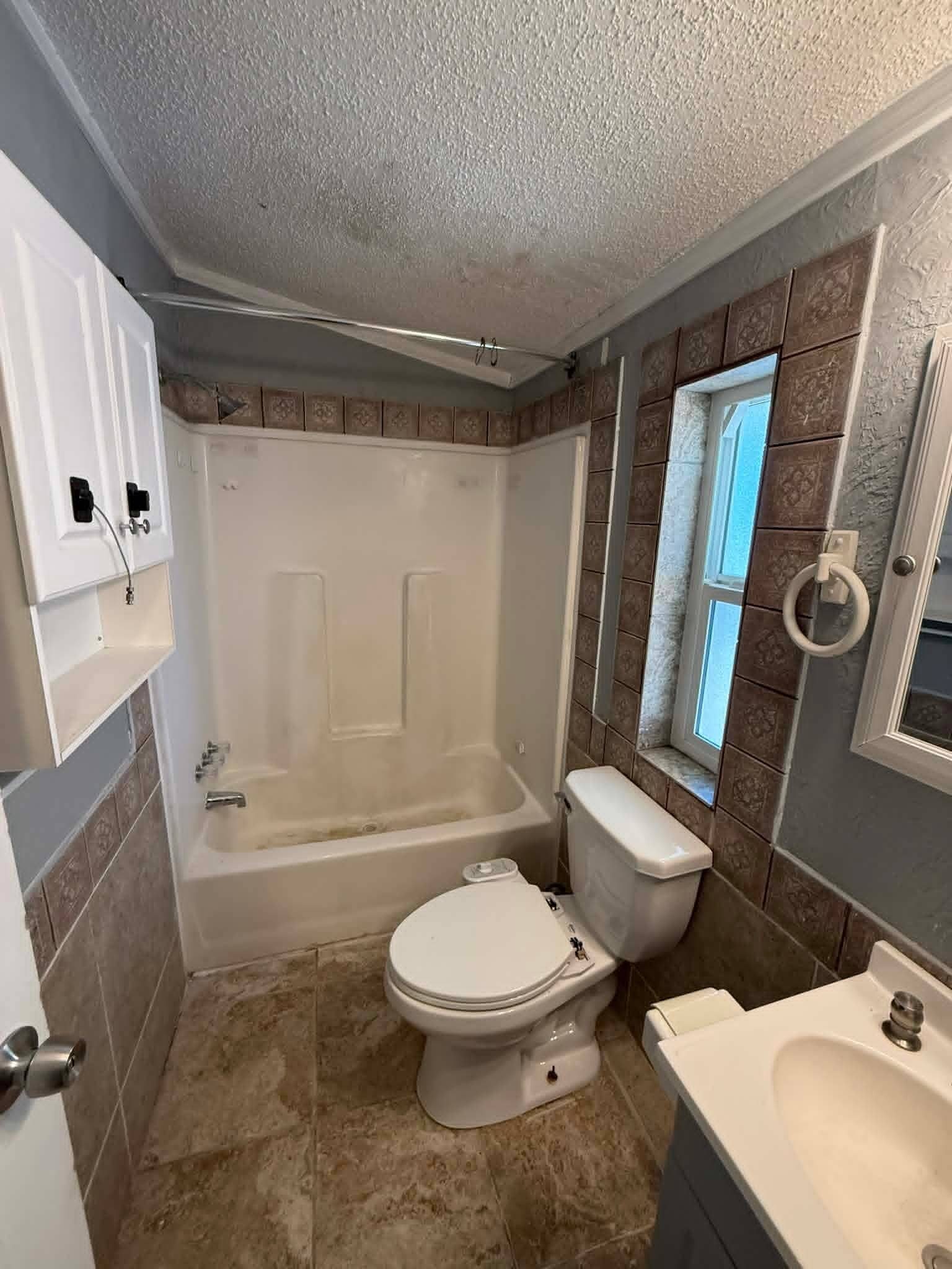 Building Photo - 2640 S Cottonwood Ln