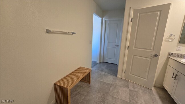 Building Photo - 10971 Meridian Flds Ave