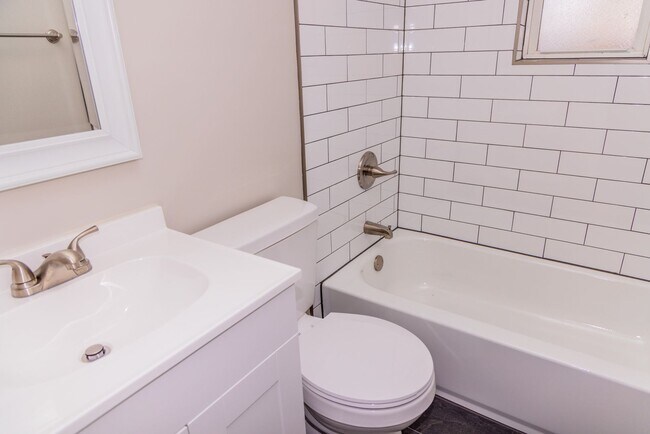 Building Photo - ONE MONTH FREE-Sign by 2/28/2026: Walk to Carytown & the Fan