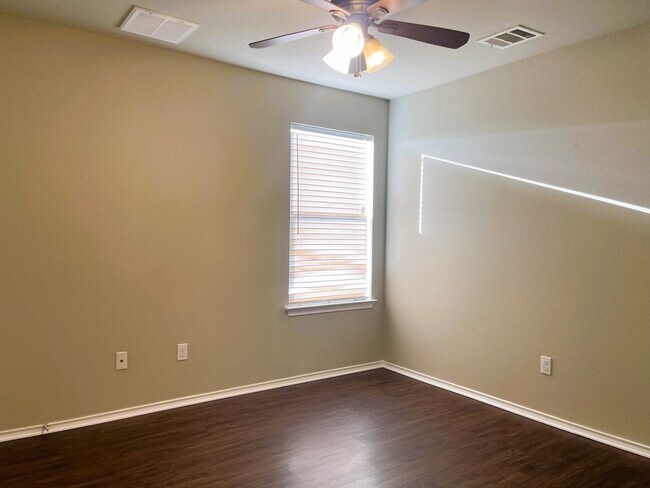 Building Photo - 11021 Boundless Valley Dr