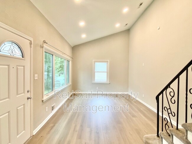 Building Photo - 5964 Lockamy Ln