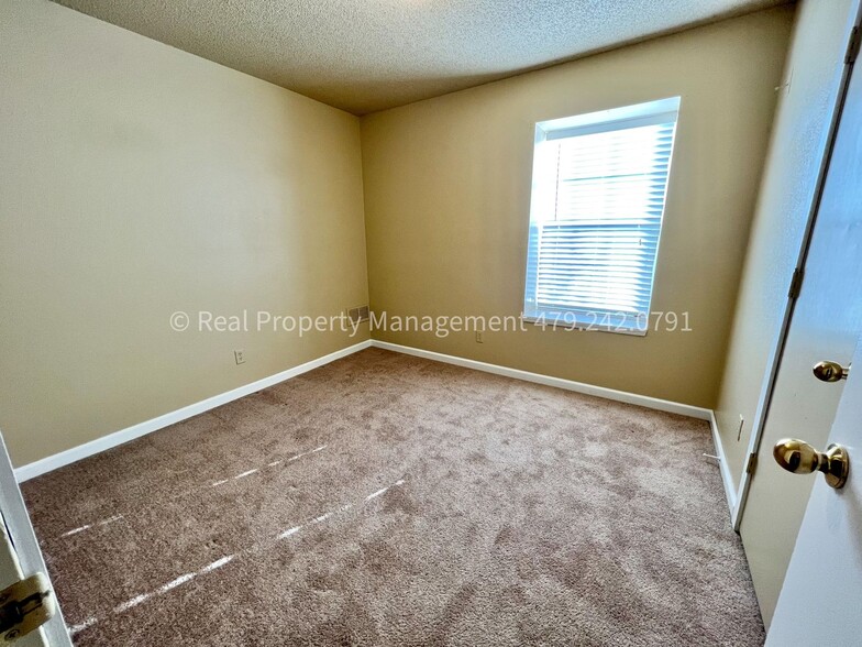 Building Photo - 51 Grand Brook Dr