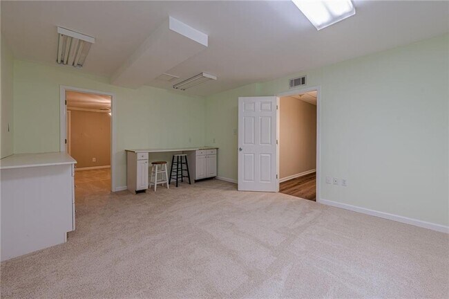 Building Photo - 461 Braidwood Walk NW