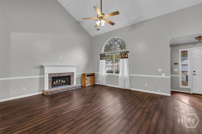 Building Photo - 138 Penn Station