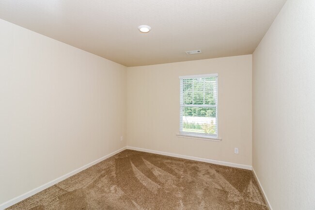 Building Photo - 143 Innis Brk Cir