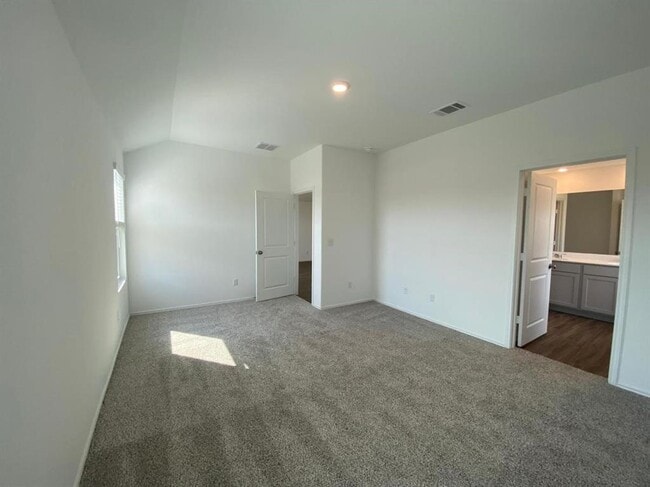 Building Photo - 211 Blue Springs Pass