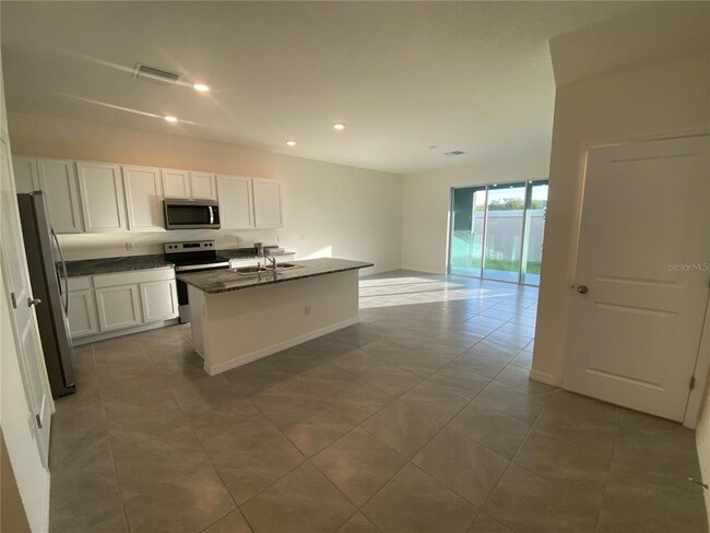 Building Photo - 2906 Suncoast Plains Dr