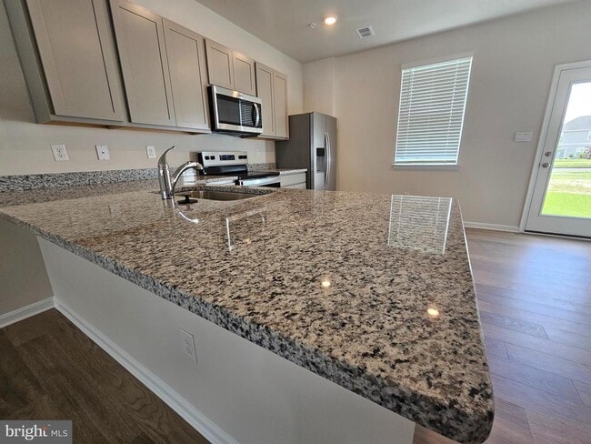 Building Photo - 1410 SUGARPLUM Ln
