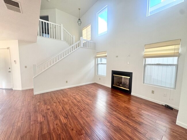 Building Photo - Beautiful 3-Bedroom Home in Gated Woodbridge Community!