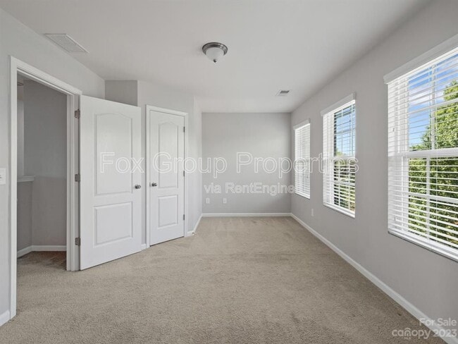 Building Photo - 19036 Lake Breeze Dr