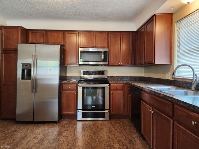 Building Photo - 3 br, 3.5 bath House - 25857 Westfield
