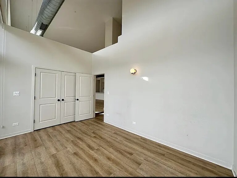 Building Photo - 3207 N Narragansett Ave