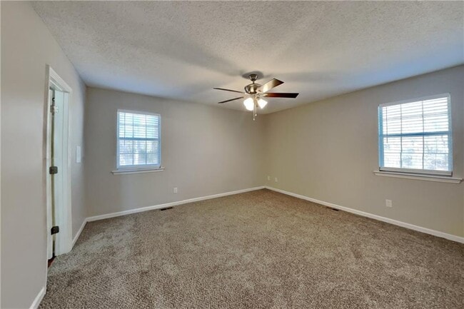 Building Photo - 87 Grapevine Dr