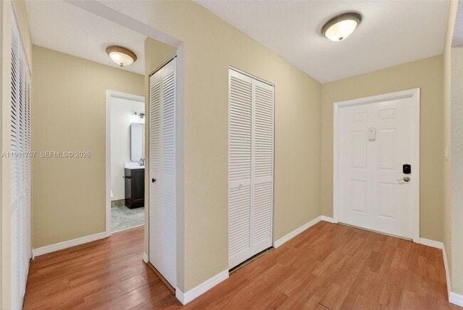 Building Photo - 9315 Wedgewood Dr