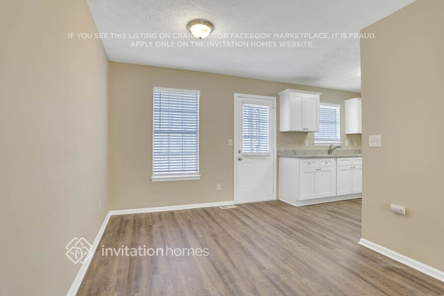 Building Photo - 194 Valley Dr