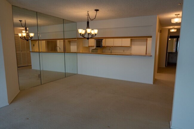 Building Photo - 2Bd/2Ba Seattle Condo