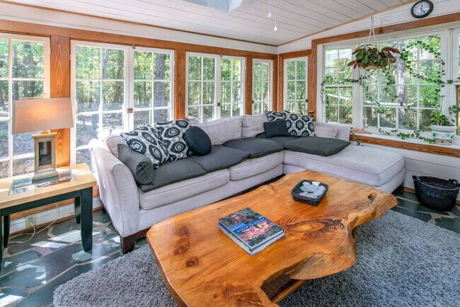 Building Photo - 1939 Crawford Dairy Rd