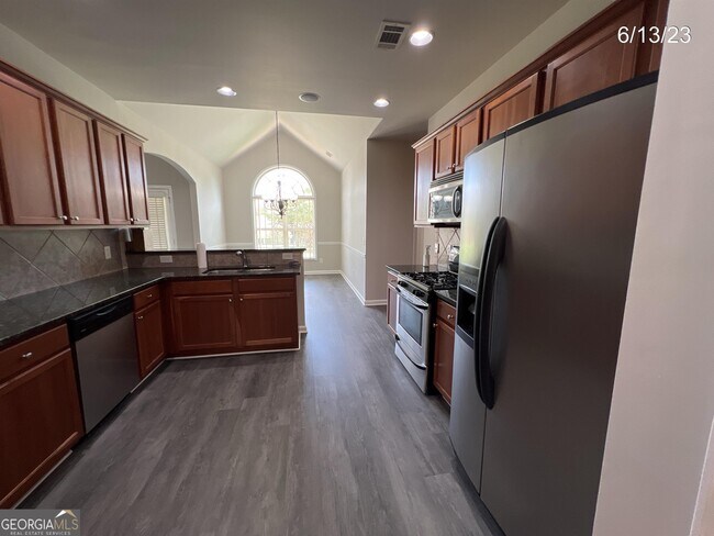 Building Photo - 80 Drew Cir