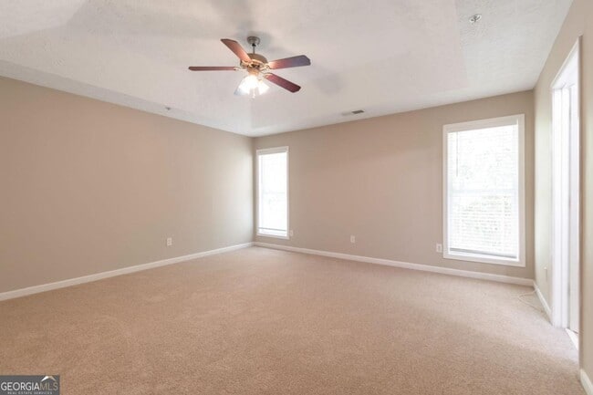 Building Photo - 2020 Briar Creek Ct NE