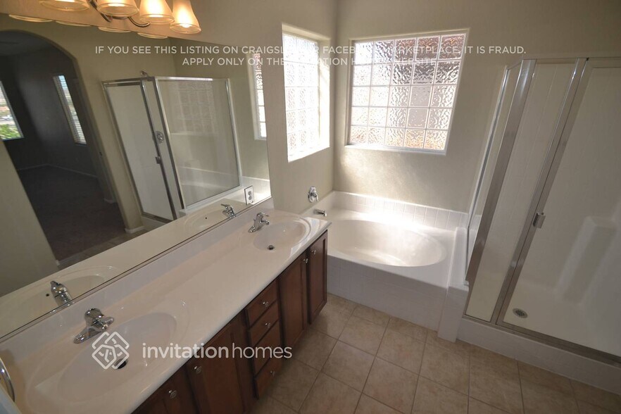 Building Photo - 628 Sumatra Pl