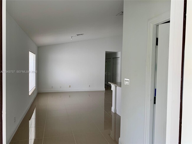 Building Photo - 5711 Buchanan St