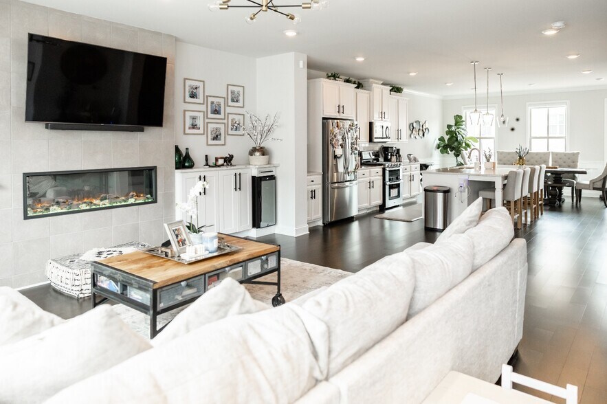 Building Photo - 4332 Water Elm Aly