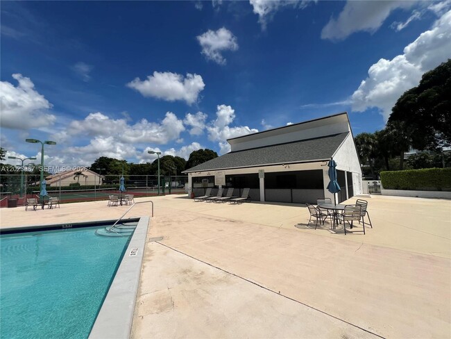 Building Photo - 16373 Malibu Dr